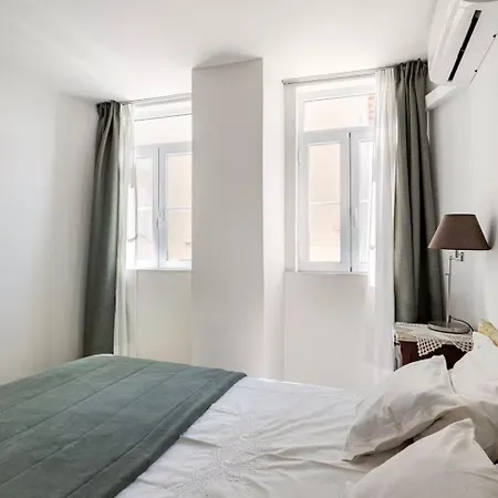 Rooftop In Alfama - Little Triplex Daire