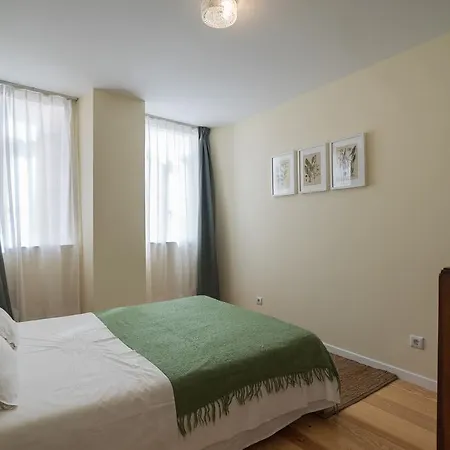 Little River View Triplex In Alfama * Lissabon
