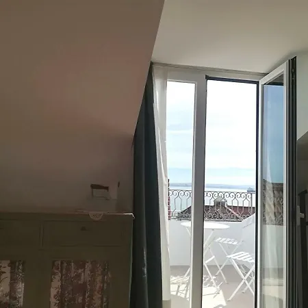 Little River View Triplex In Alfama * Lissabon