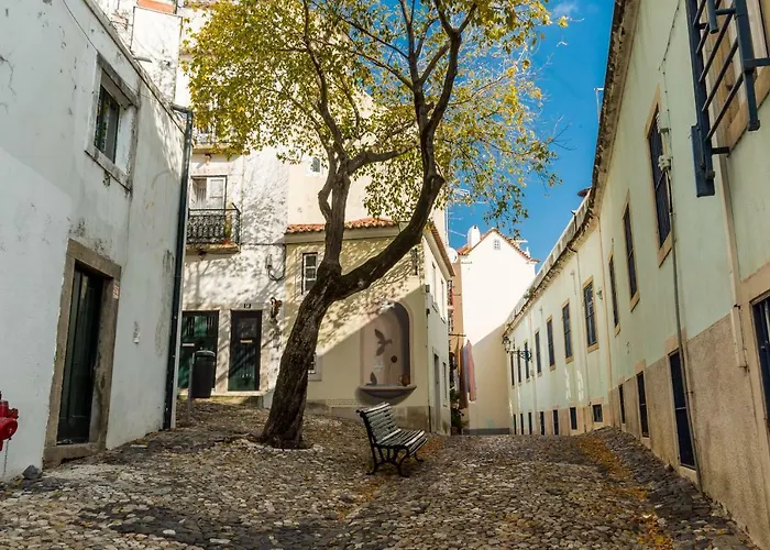 Rooftop In Alfama - Little Triplex *